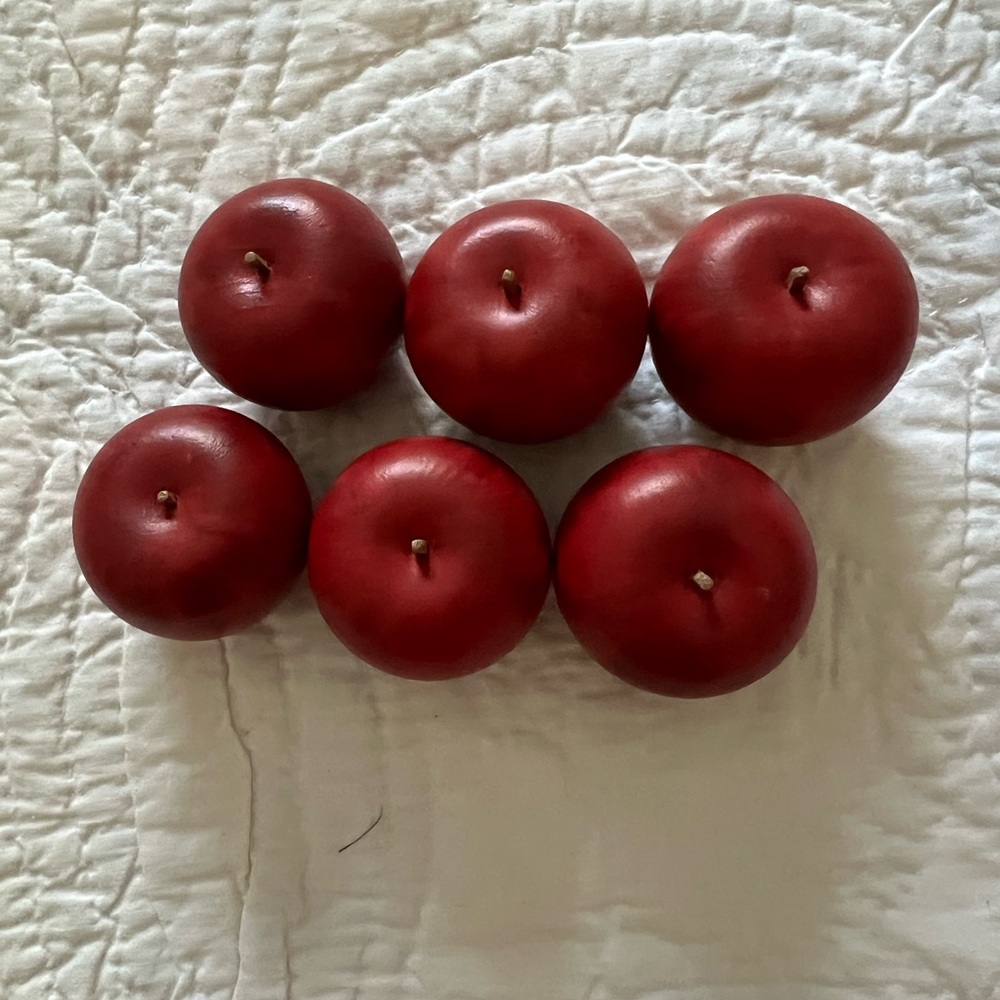 Six Solid Wooden painted  Apples NWOT - Picture 3 of 8